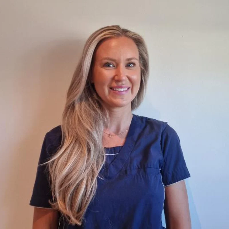 Tannlege Caroline Snekkenes ved Årvoll Tannhelse